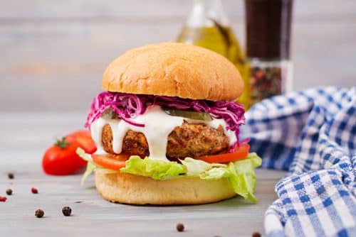 hamburger met mayonaise verzadigde vetten eten